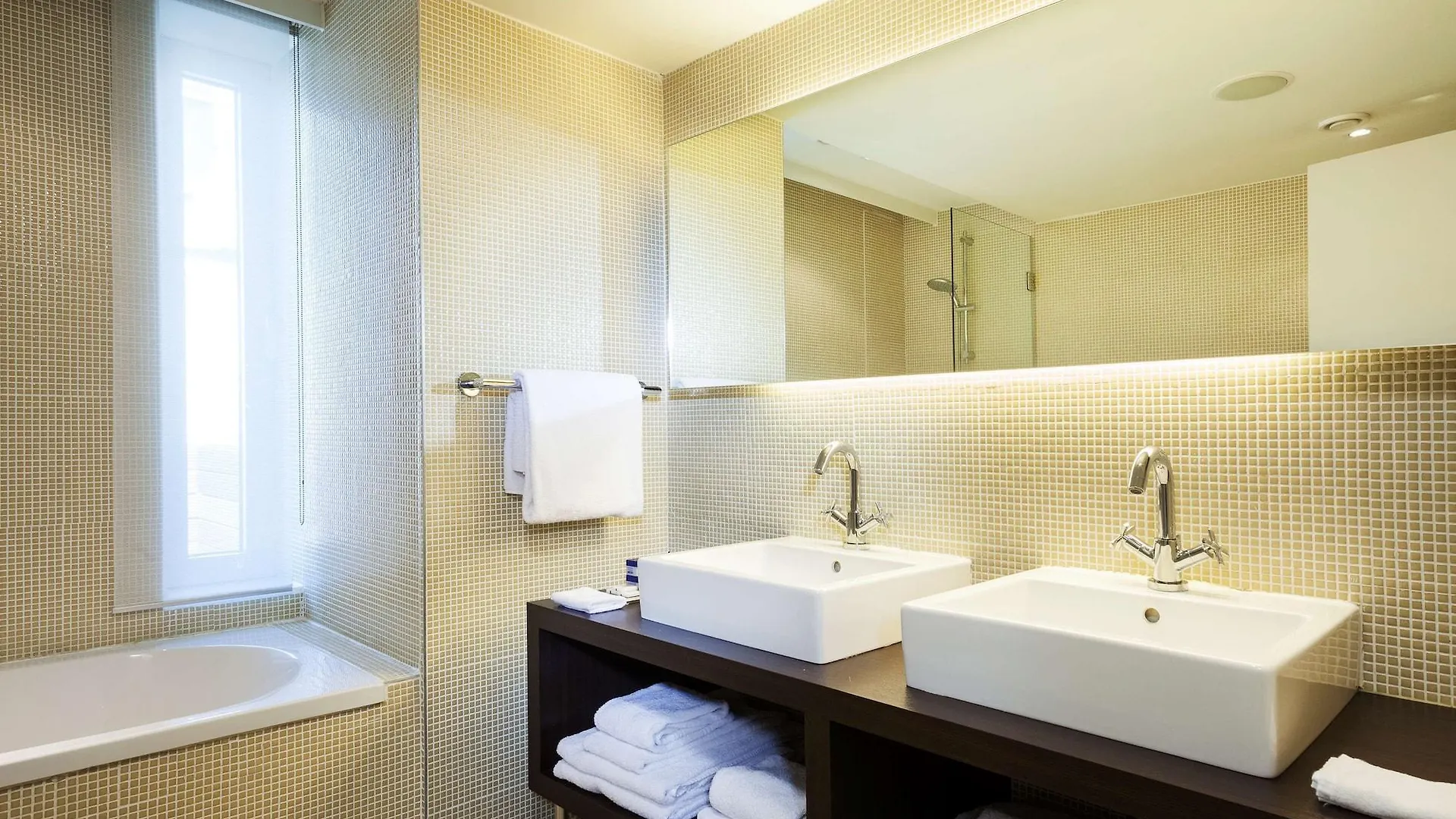 Park Inn By Radisson Antwerp City Centre Otel